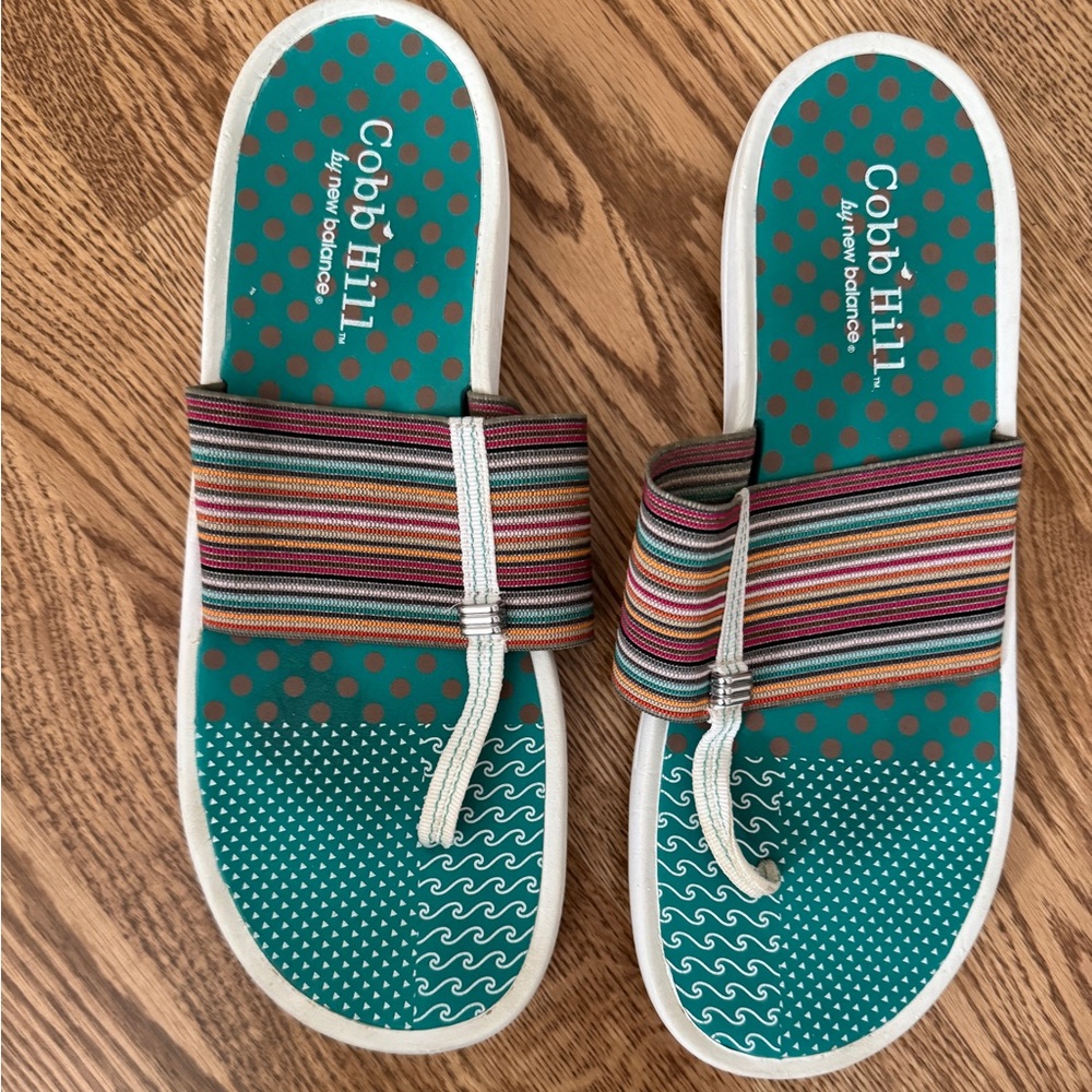COBB HILL by New Balance Colorful Striped Flip Flop. Size 9.